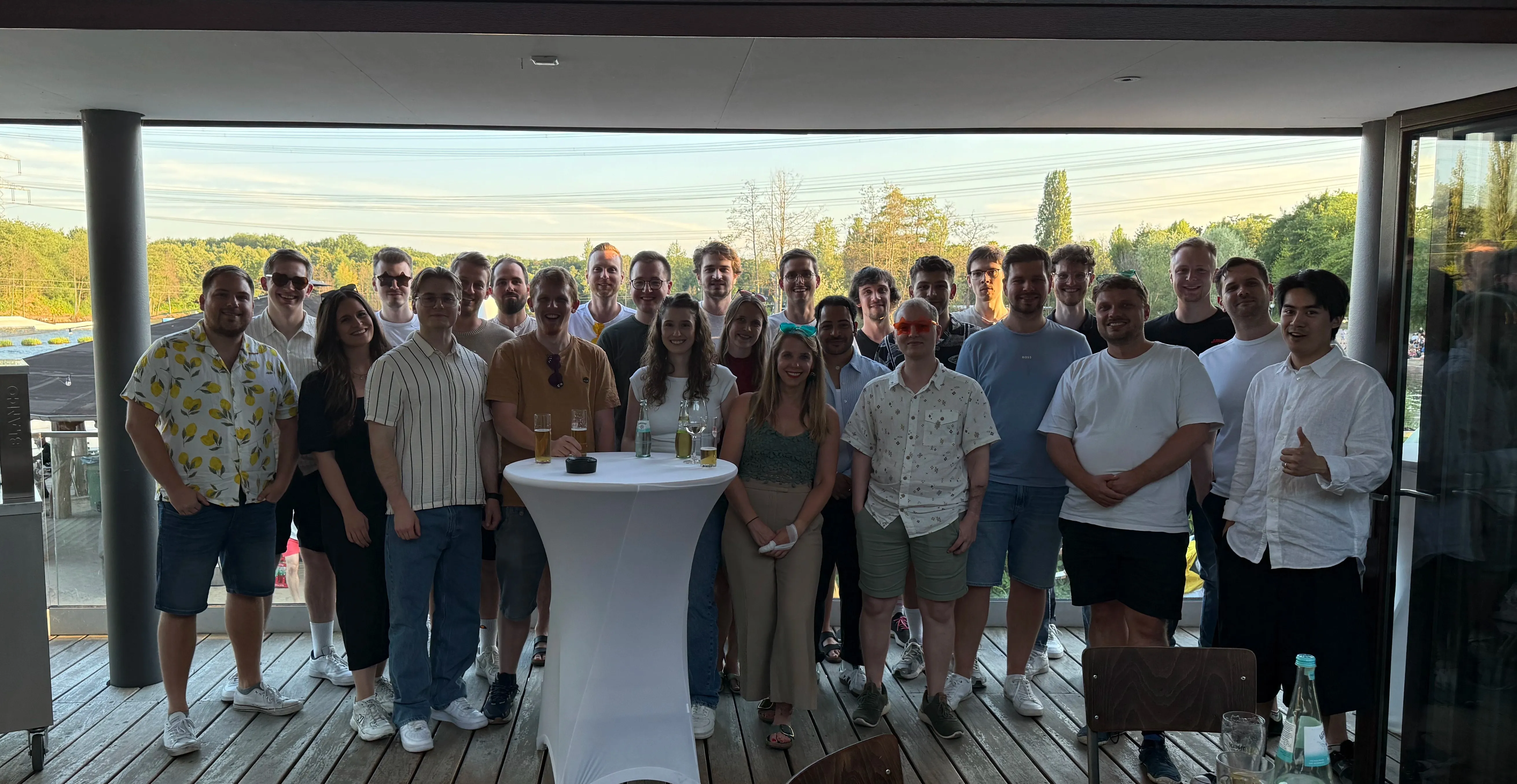 Das L21s-Team nach erfolgreichen Skifahrten und Après-Ski!